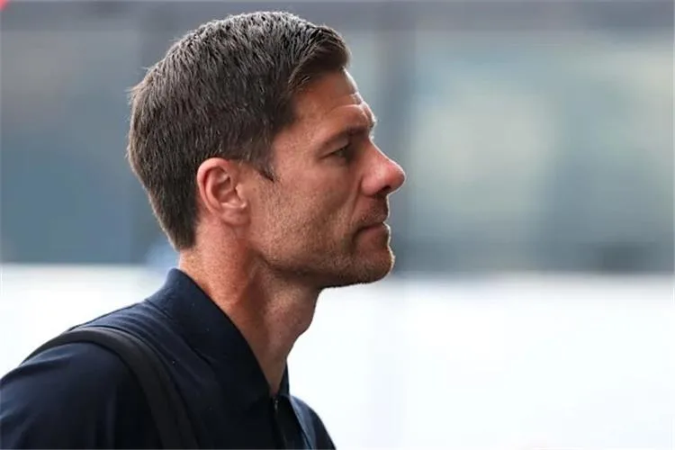 سيبايوس يلمح إلى إمكانية مغادرته ريال مدريد مع انفتاحه على جميع الخيارات سيبايوس يلمح إلى إمكانية مغادرته ريال مدريد مع انفتاحه على جميع الخيارات