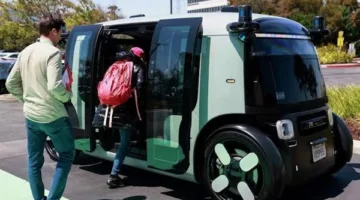 سيتم توصيلها إلى باب منزلك.. أول فرصة لاستئجار سيارة ذاتية القيادة بدون سائق