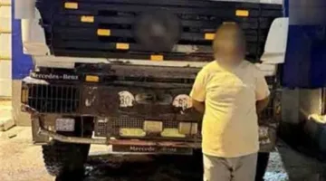 سيطرة على سائق شاحنة بلا لوحات معدنية محملة بالرمال على كوبرى بلبيس بالشرقية