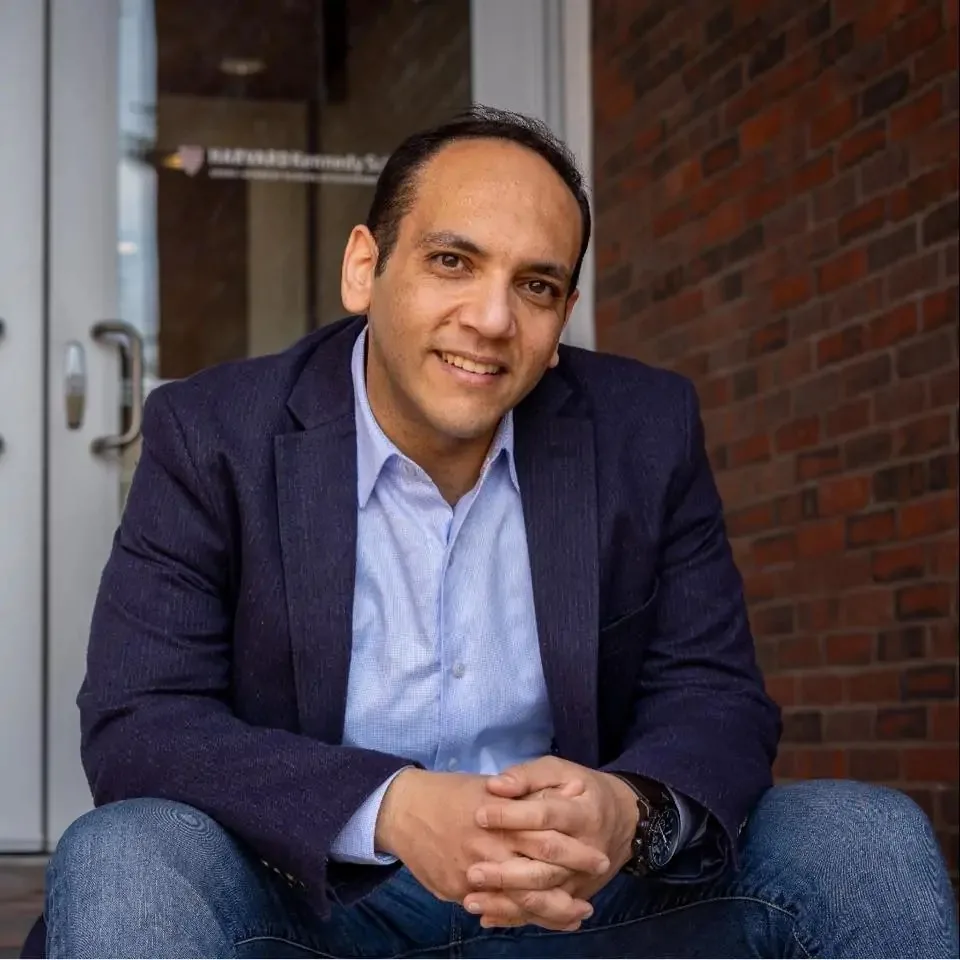 شادي الغزالي حرب ينتقد تكرار الحوادث الإقليمية: “هناك بيوت تُضرب بالصواريخ ولا تُسجل فيها هذا العدد من الضحايا” شادي الغزالي حرب ينتقد تكرار الحوادث الإقليمية: “هناك بيوت تُضرب بالصواريخ ولا تُسجل فيها هذا العدد من الضحايا”
