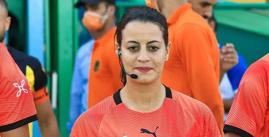 شاهندا المغربي officiating the Senegal vs. Congo match in the Africa Cup of Nations.