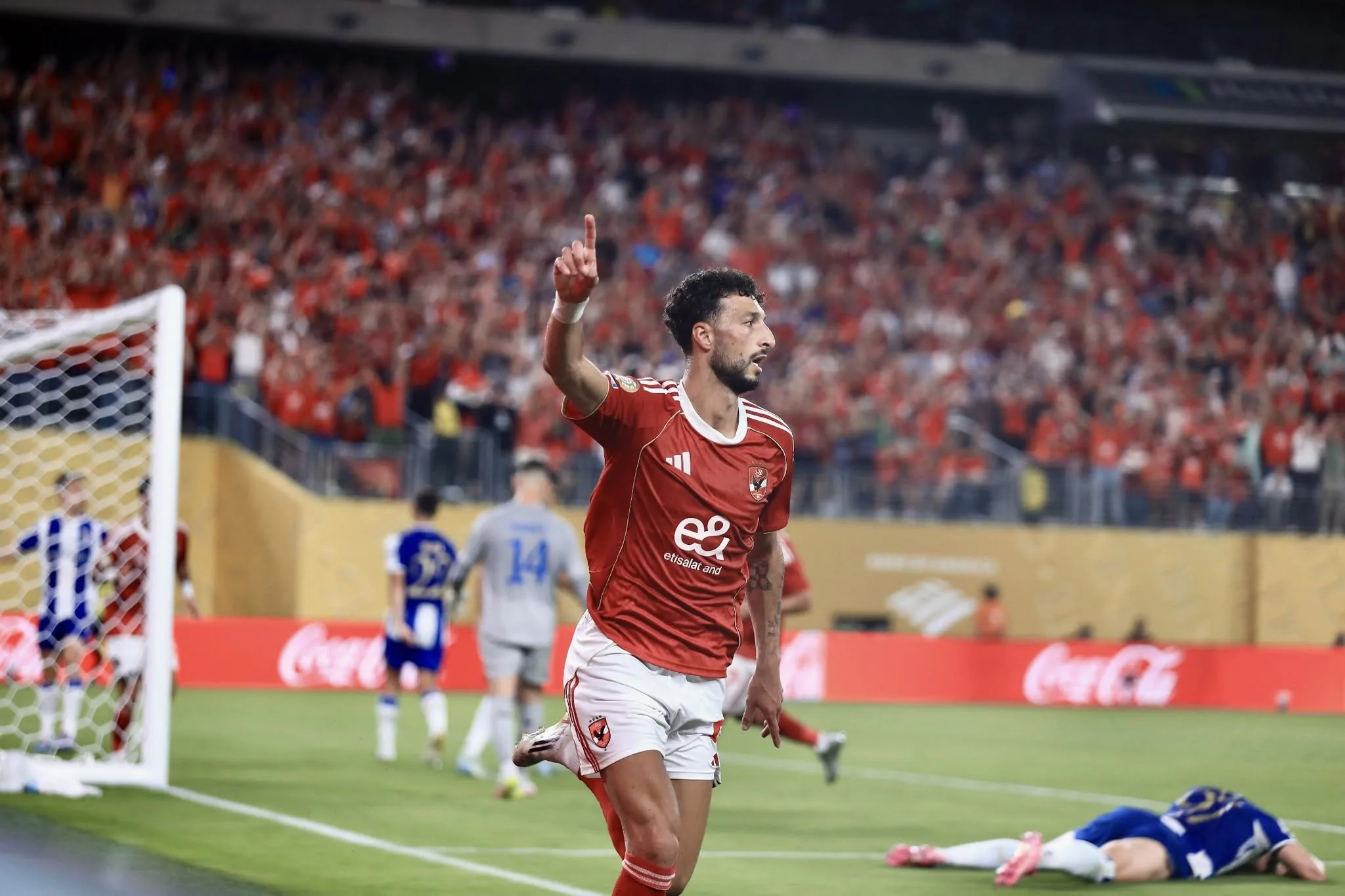 شرط الأهلي يدفع العربي القطري للبحث عن مهاجم آخر بدلاً من وسام أبو علي
