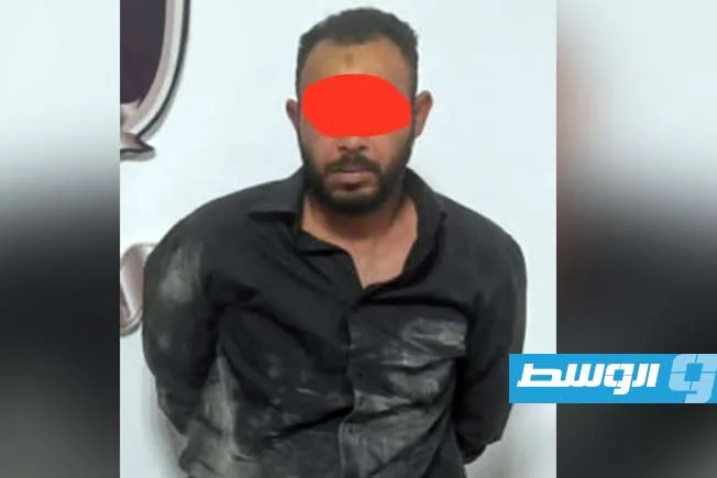 شرطة الجفرة تعتقل “أخطر المطلوبين” في قضايا قتل وتهريب مخدرات بالعجيلات شرطة الجفرة تعتقل “أخطر المطلوبين” في قضايا قتل وتهريب مخدرات بالعجيلات