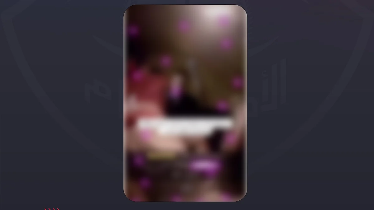 شرطة حائل ت apprehend المتورطين في حادثة اعتداء ظهرت في فيديو متداول. شرطة حائل ت apprehend المتورطين في حادثة اعتداء ظهرت في فيديو متداول.