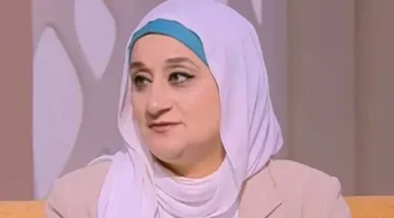 شقيقة أحمد حلمي تتحدث عن منى زكي: “أسلوبها لطيف ورقيق جداً”