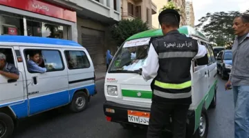 شكاوى سائقي السيرفيس في البحيرة ومدير “المواقف” بالمحافظة يَعِد بتكرار المخالفات.