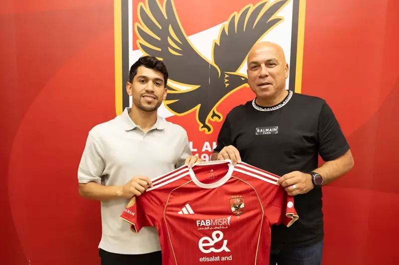 شكري بعد عودته إلى الأهلي: آمل أن أقتدي بمعلول.. ولم أستغرب فوز بيراميدز بدوري الأبطال شكري بعد عودته إلى الأهلي: آمل أن أقتدي بمعلول.. ولم أستغرب فوز بيراميدز بدوري الأبطال