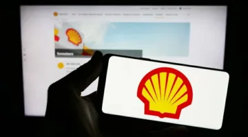 شل وشركات طاقة دولية تنسحب من مبادرة مناخية تتساهل في مستقبل النفط.