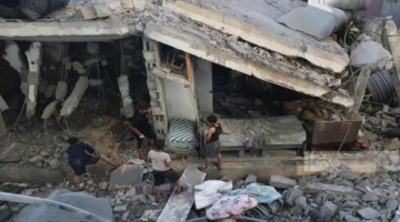 شهداء وجرحى جراء قصف إسرائيلي على مدرسة في مدينة غزة