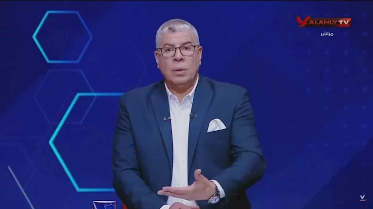 شوبير يكشف عن تفاصيل مفاجئة بخصوص مغادرة لاعب الأهلي