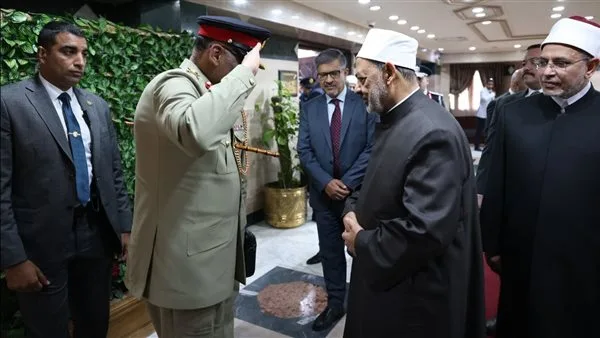 شيخ الأزهر يستقبل رئيس الأركان الباكستاني ويشدد على أن الأمن العالمي مرهون بحل مشكلة فلسطين.