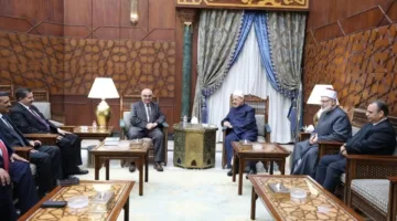 شيخ الأزهر يلتقي برئيس هيئة قضايا الدولة ويهنئه على منصبه الجديد مع تمنياته بالتوفيق في مهام عمله
