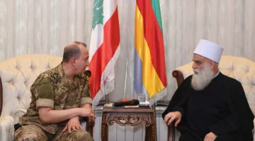 شيخ العقل يجتمع مع قائد الجيش ورئيس الأركان ووفد من العشائر العربية في لبنان: يجب على الدول المؤثرة في سوريا إنهاء الاقتتال بشكل عاجل ورفع الحصار.
