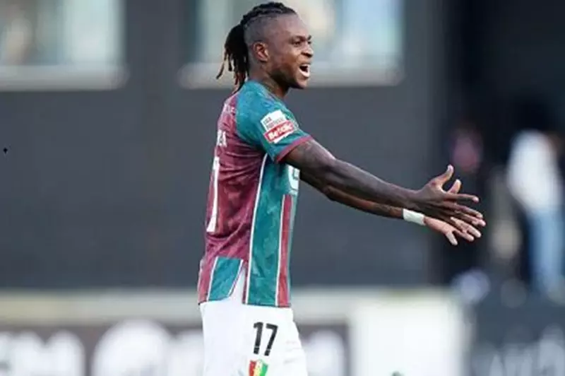 شيكو بانزا يصل القاهرة استعدادًا لتوقيع عقد مع الزمالك