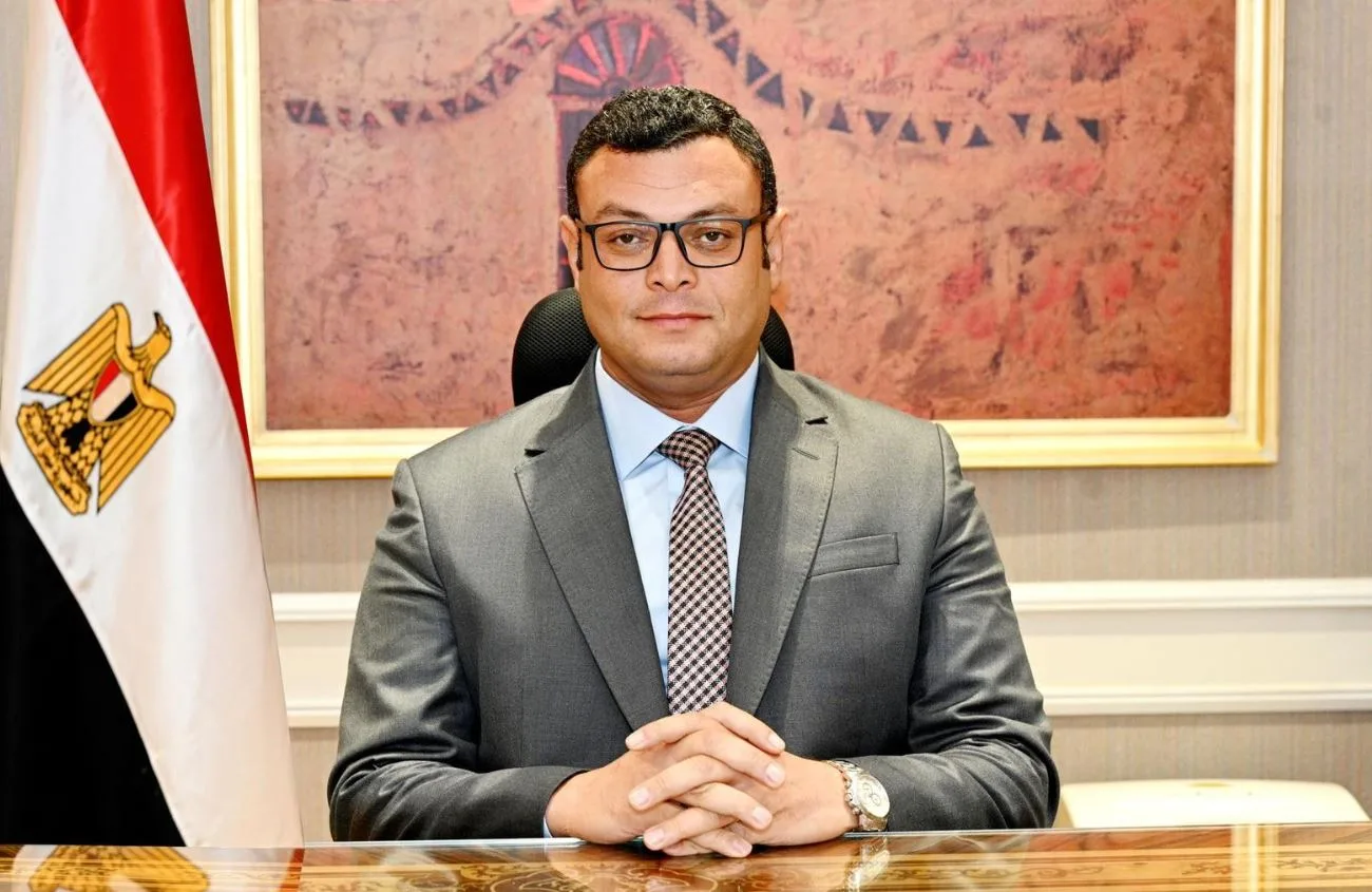 وزير الإسكان يراقب وضع طلبات تسوية الأوضاع والمرافق والطرق في مدينة سفنكس الجديدة وزير الإسكان يراقب وضع طلبات تسوية الأوضاع والمرافق والطرق في مدينة سفنكس الجديدة
