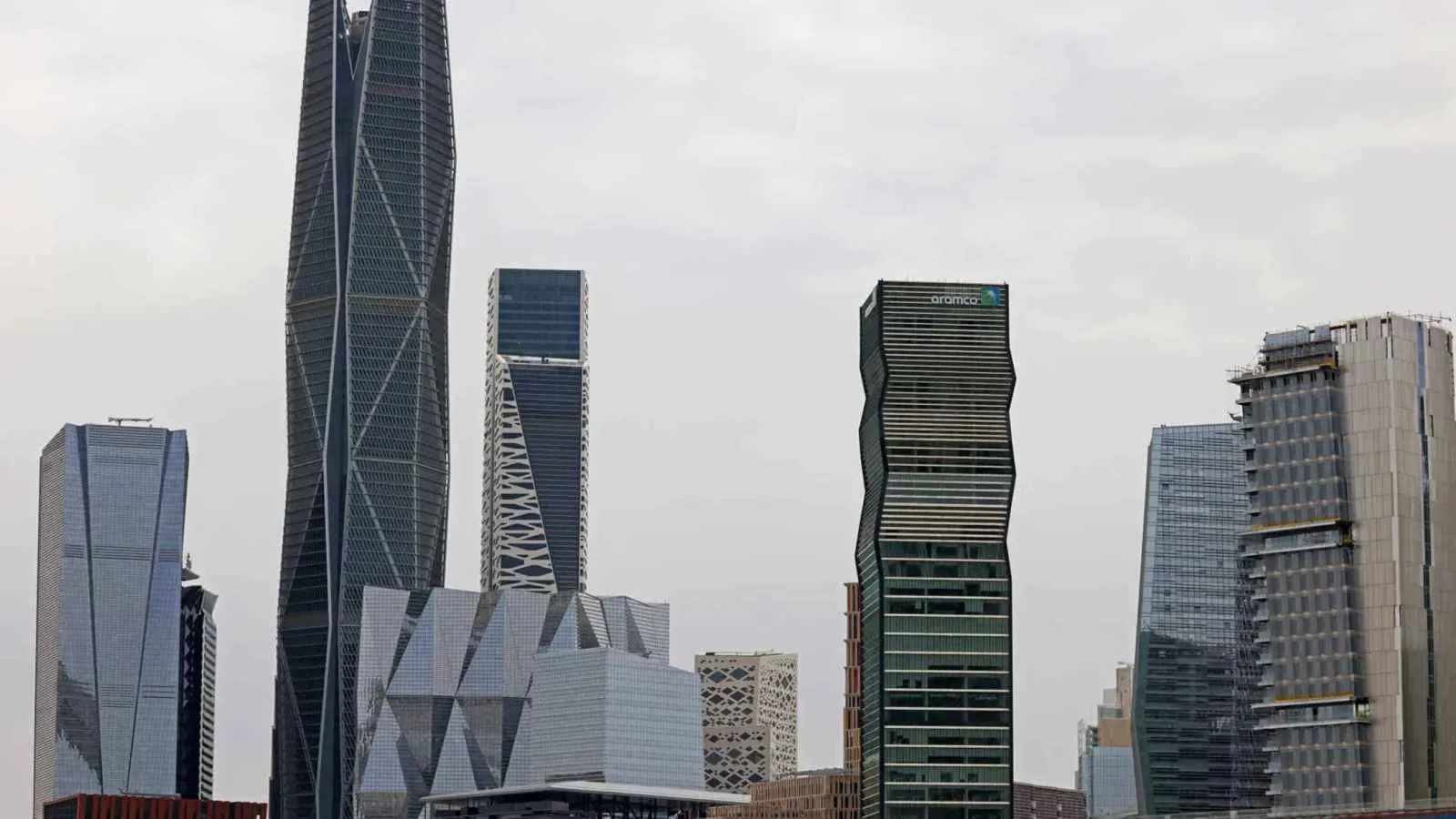 صندوق الاستثمارات العامة السعودي يقدم مبادرة «تسامى» لتحسين الخدمات التجارية