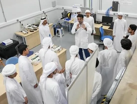 «صندوق خليفة» يطلق مبادرة «رواد الأعمال للغد» «صندوق خليفة» يطلق مبادرة «رواد الأعمال للغد»