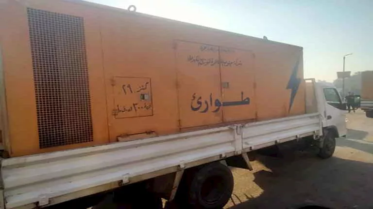 صور.. الجيزة توضح تفاصيل نشوب حريق في محطة كهرباء شبرامنت صور.. الجيزة توضح تفاصيل نشوب حريق في محطة كهرباء شبرامنت