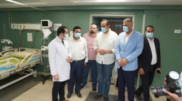 صور: “السبكي” و”كمال” يزوران مستشفى أسوان للتأمين الصحي لتفقد أعمال التطوير ورفع الكفاءة