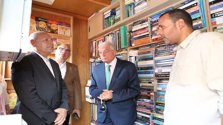 صور.. انتهاء عملية إسكان 133 بائعًا من سور الأزبكية في المكتبات. صور.. انتهاء عملية إسكان 133 بائعًا من سور الأزبكية في المكتبات.