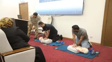 صور.. تدريب موظفي الداخلية على استخدام أجهزة إزالة الرجفان القلبي