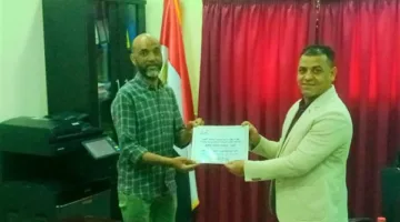 صور توثق تكريم الموظفين المتميزين لشهر يونيو في مركز البياضية بالأقصر