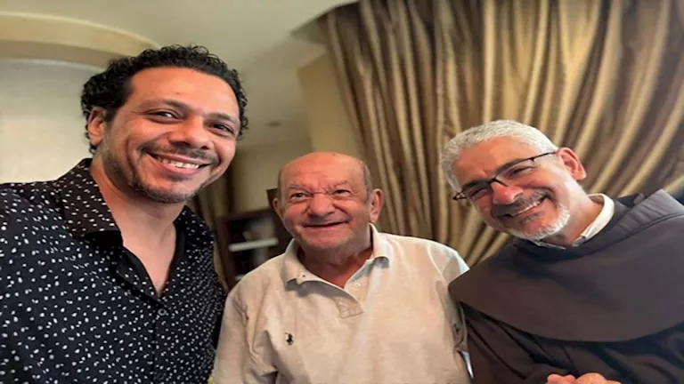 صور توضح آخر إطلالة للفنان لطفي لبيب قبل أيام من رحيله صور توضح آخر إطلالة للفنان لطفي لبيب قبل أيام من رحيله