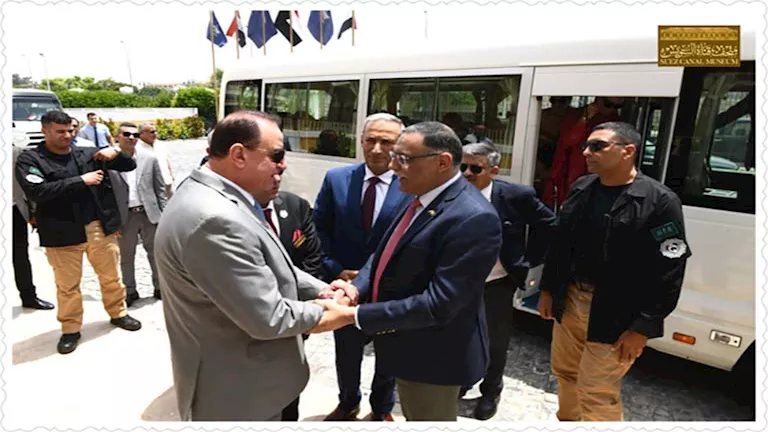صور: رئيس الأركان المشتركة الباكستانية يزور متحف قناة السويس صور: رئيس الأركان المشتركة الباكستانية يزور متحف قناة السويس