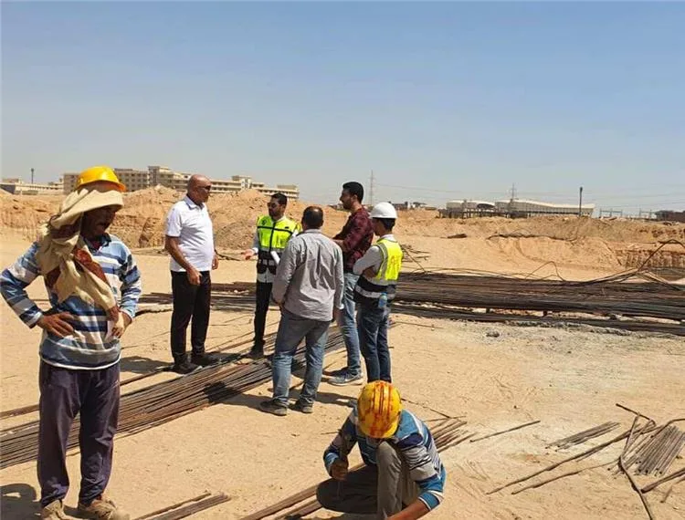 صور – هشام نصر يشرف على إنشاءات فرع الزمالك في أكتوبر وبدء الأعمال في الملاعب. صور – هشام نصر يشرف على إنشاءات فرع الزمالك في أكتوبر وبدء الأعمال في الملاعب.