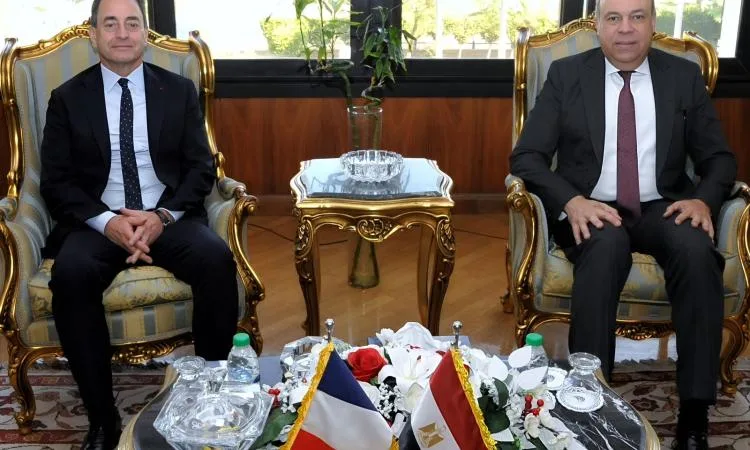 صور: وزير الطيران يستعرض فرص تعزيز التعاون مع فرنسا في قطاع الطيران المدني صور: وزير الطيران يستعرض فرص تعزيز التعاون مع فرنسا في قطاع الطيران المدني
