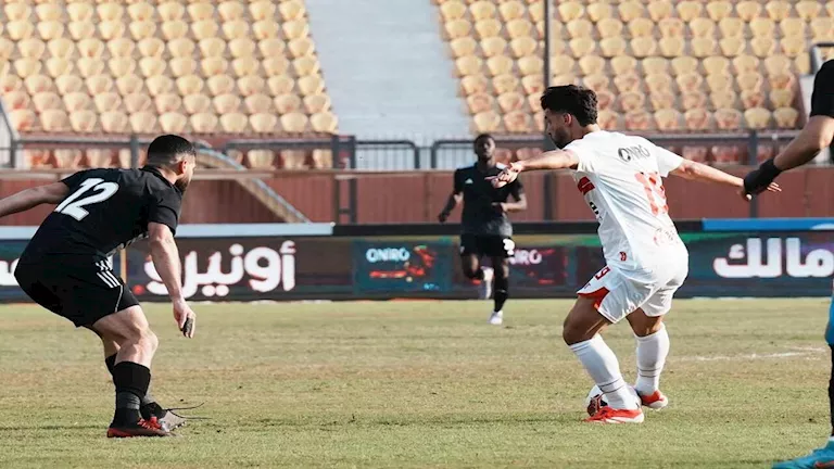 صورة أرشيفية لحامد حمدان تثير الجدل: قلب أبيض والزمالك صورة أرشيفية لحامد حمدان تثير الجدل: قلب أبيض والزمالك