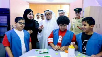 ضاحي خلفان: التعاون والتفكير الجماعي يشكلان جيلًا رقميًا قويًا.