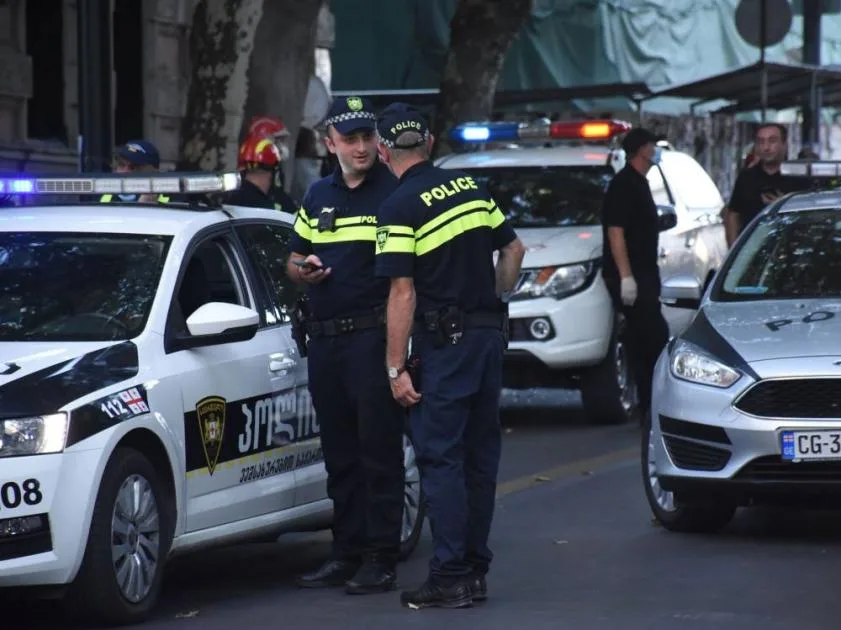 ضبط شخصين في جورجيا بتهمة محاولة بيع يورانيوم يكفي لصنع قنبلة فتاكة