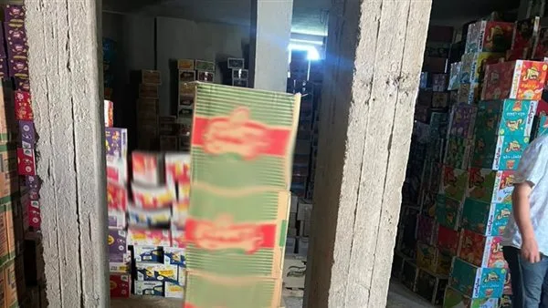 ضبط كميات وفيرة من البضائع غير المحددة المصدر قبل تداولها في الشرقية