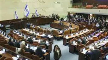 ضجة وصراخ أعضاء البرلمان.. فوضى شديدة في الكنيست الإسرائيلي خلال إقالة أيمن عودة