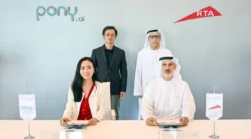 «طرق دبي» توقع عقدًا لبدء التجارب التشغيلية للسيارات ذاتية القيادة (فيديو)
