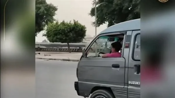 طفل في القليوبية يقود سيارة منتهية الترخيص وتم ضبطه