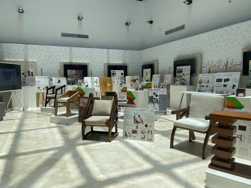طلاب التصميم الداخلي بجامعة أبوظبي يقدمون مشاريعهم طلاب التصميم الداخلي بجامعة أبوظبي يقدمون مشاريعهم