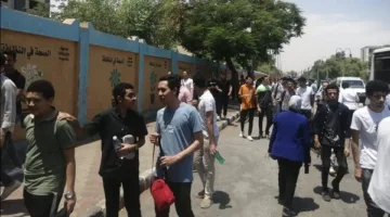 طلاب الثانوية العامة بنظام قديم يتجهون إلى لجان امتحانات الجيولوجيا والجبر وعلم النفس
