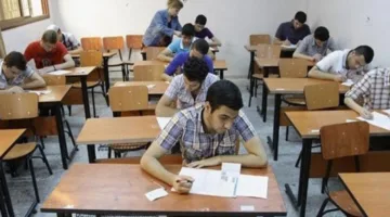 طلاب الثانوية العامة يجتازون امتحان التفاضل والتكامل اليوم.