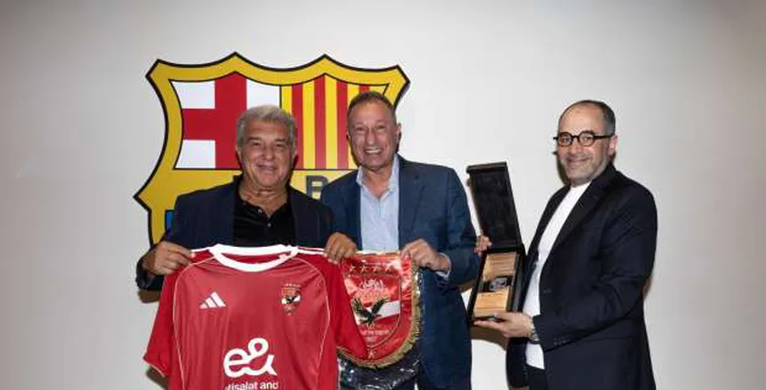 طلب غير متوقع من الخطيب إلى رئيس برشلونة.. ماذا حدث بينهما؟ طلب غير متوقع من الخطيب إلى رئيس برشلونة.. ماذا حدث بينهما؟