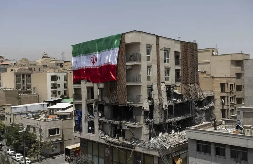طهران تطلب تعويضات من واشنطن.. وترامب ينبه من العودة إلى أنشطة التخصيب طهران تطلب تعويضات من واشنطن.. وترامب ينبه من العودة إلى أنشطة التخصيب
