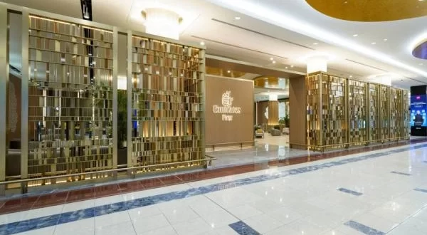“طيران الإمارات” تفتح منطقة إنهاء الإجراءات للمسافرين في الدرجة الأولى “طيران الإمارات” تفتح منطقة إنهاء الإجراءات للمسافرين في الدرجة الأولى
