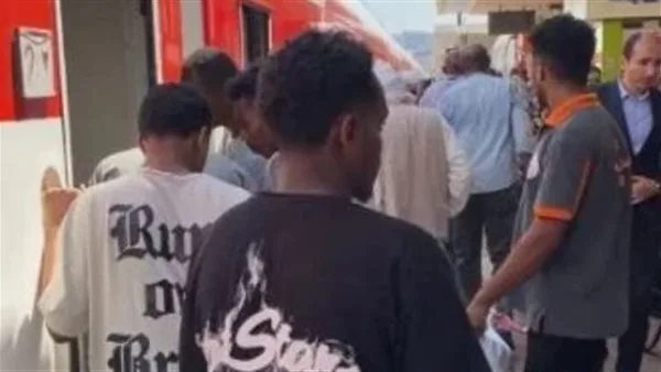 عاجل.. وصول السودانيين إلى محطة مصر لركوب القطار المتوجه إلى أسوان عاجل.. وصول السودانيين إلى محطة مصر لركوب القطار المتوجه إلى أسوان