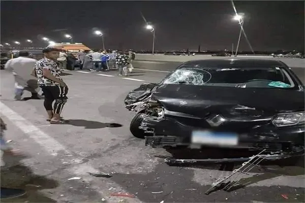 عادوا من الإجازة الصيفية إلى المستشفى.. 13 شخصاً مصاباً جراء تصادم سيارة خاصة مع ميكروباص في دمياط الجديدة.