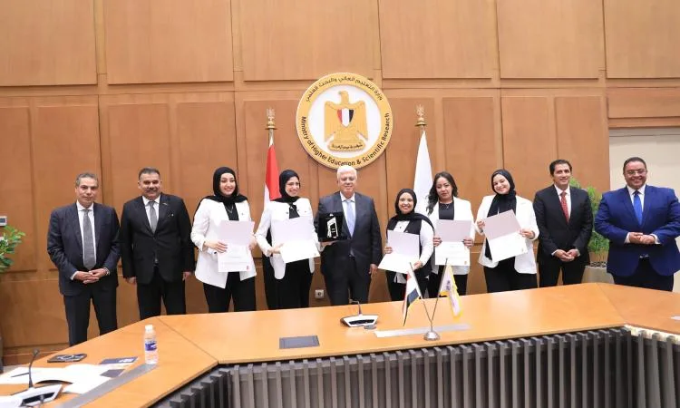 عاشور يحتفي بالفائزين في مسابقة الأفلام القصيرة لمكافحة الأفكار السلبية