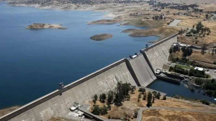 عباس شراقي: كميات المياه المحتجزة في بحيرة سد النهضة تعادل حصة مصر السنوية من مياه النيل عباس شراقي: كميات المياه المحتجزة في بحيرة سد النهضة تعادل حصة مصر السنوية من مياه النيل