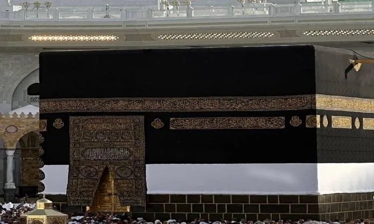 عبور الشمس فوق الكعبة للمرة الثانية في 2025 في حدث فلكي استثنائي عبور الشمس فوق الكعبة للمرة الثانية في 2025 في حدث فلكي استثنائي