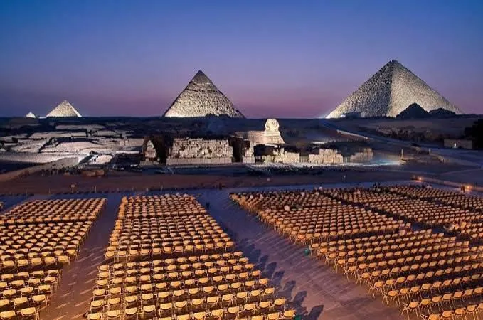 عرض مذهل بقيمة 963 مليون جنيه في أهرامات الجيزة ونجيب ساويرس يكشف مفاجأة صادمة عرض مذهل بقيمة 963 مليون جنيه في أهرامات الجيزة ونجيب ساويرس يكشف مفاجأة صادمة