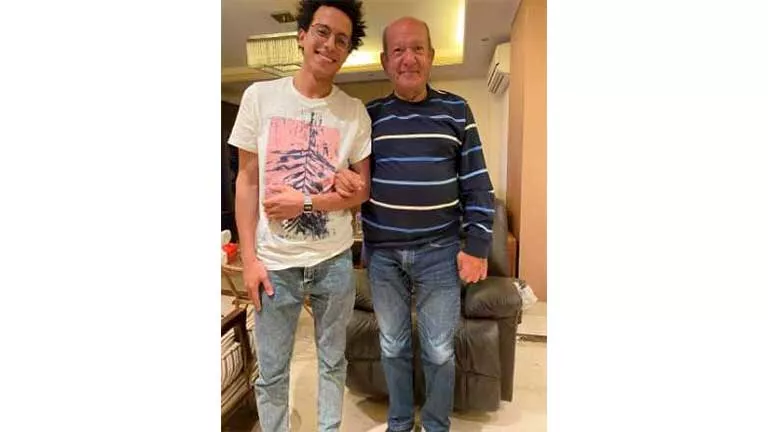 “عزائي الوحيد هو أنك وجدت الراحة” … طه دسوقي يخصص كلمات وداع للطيب لطفي لبيب